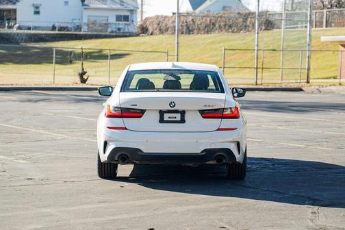 2021 BMW 330 xDrive