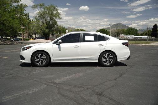 Crystal White Pearl 2021 Subaru Legacy Premium