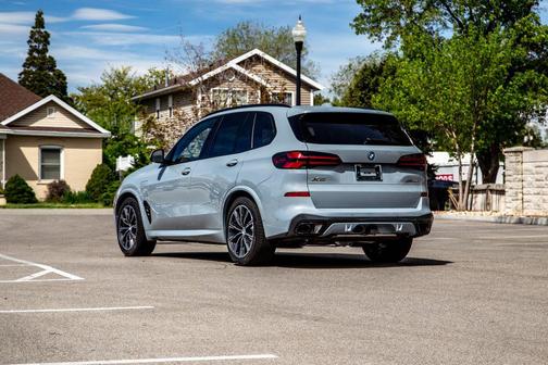 Brooklyn Grey Metallic 2026 BMW X5 PHEV xDrive50e