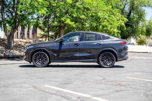 Black Sapphire Metallic 2027 BMW X6 xDrive40i