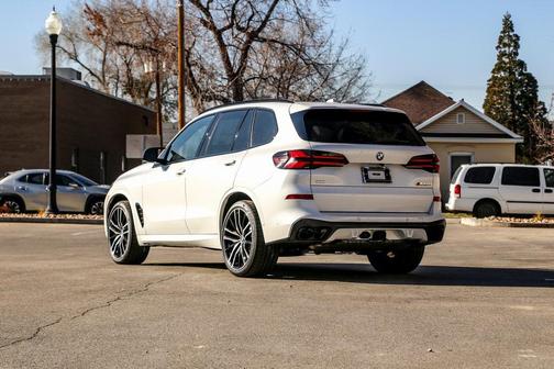 2026 BMW X5 M60i