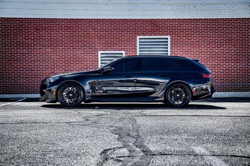 Black Sapphire Metallic 2026 BMW M5 Base