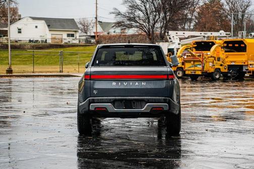 2024 Rivian R1T Adventure