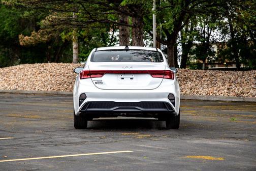 Snow White Pearl 2023 Kia Forte LXS
