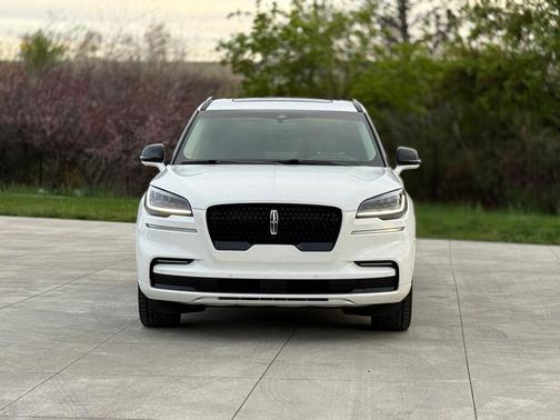 Pristine White Metallic Tri-Coat 2023 Lincoln Aviator Reserve AWD