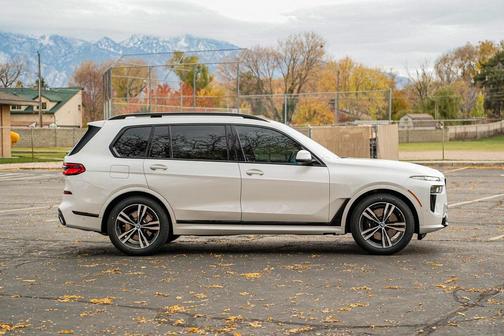 2024 BMW X7 xDrive40i