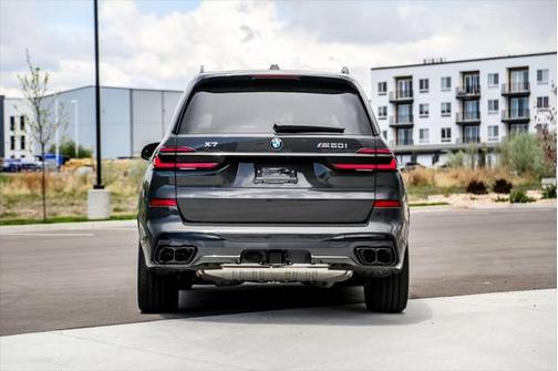 2025 BMW X7 M60i