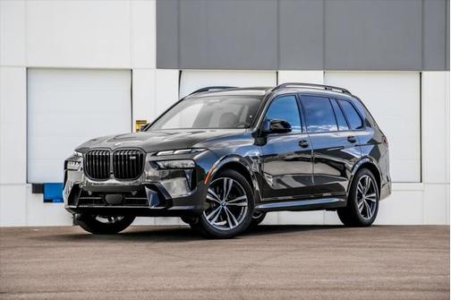 2025 BMW X7 M60i