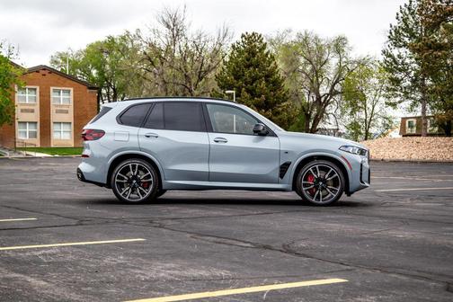 Brooklyn Grey Metallic 2026 BMW X5 M60i