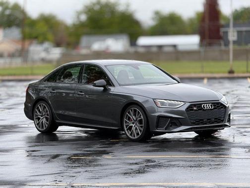 Daytona Gray Pearl Effect 2021 Audi S4 3.0T Premium