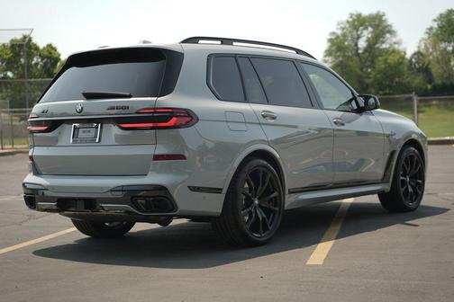 Brooklyn Grey Metallic 2027 BMW X7 M60i