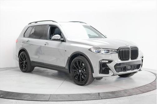 Gray 2021 BMW X7 M50i