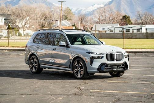 2023 BMW X7 xDrive40i