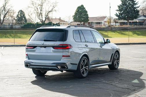 2023 BMW X7 xDrive40i