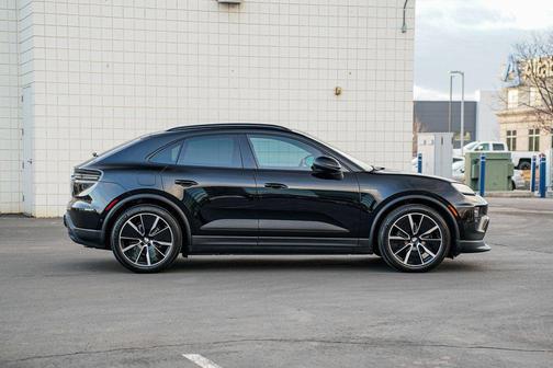 2024 Porsche Macan 4