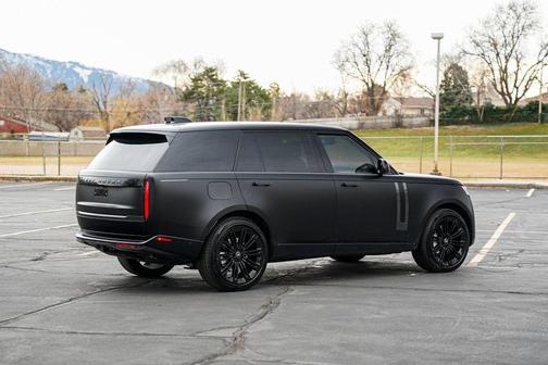 2024 Land Rover Range Rover P530 SE