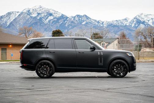 2024 Land Rover Range Rover P530 SE