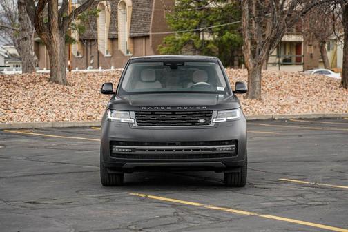 2024 Land Rover Range Rover P530 SE