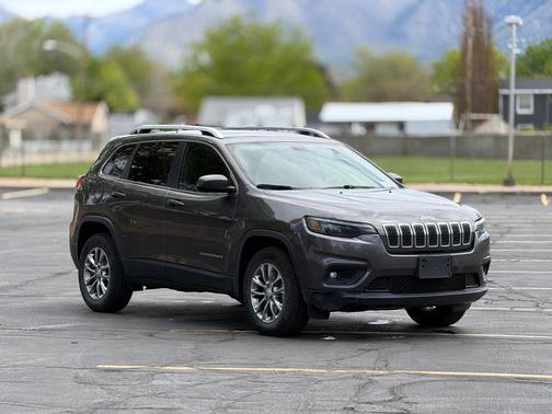 Granite Crystal Metallic Clearcoat 2019 Jeep Cherokee Latitude Plus