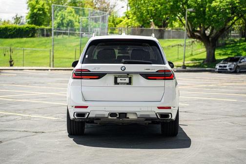 2023 BMW X7 xDrive40i