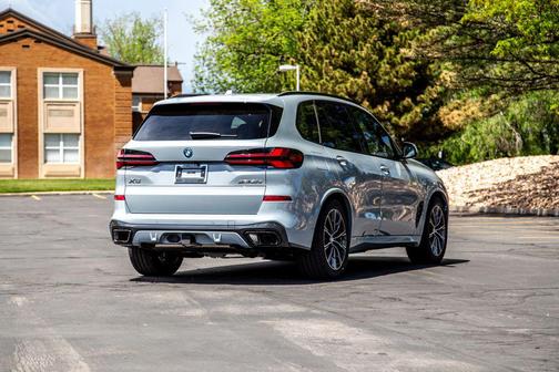 Brooklyn Grey Metallic 2026 BMW X5 PHEV xDrive50e