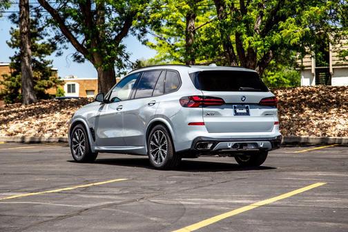Brooklyn Grey Metallic 2026 BMW X5 PHEV xDrive50e
