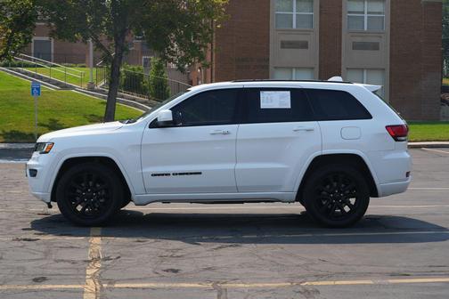 Bright White Clearcoat 2019 Jeep Grand Cherokee Altitude