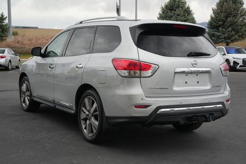 Brilliant Silver Metallic 2016 Nissan Pathfinder Platinum