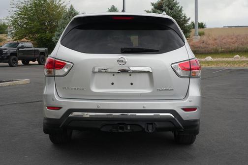 Brilliant Silver Metallic 2016 Nissan Pathfinder Platinum