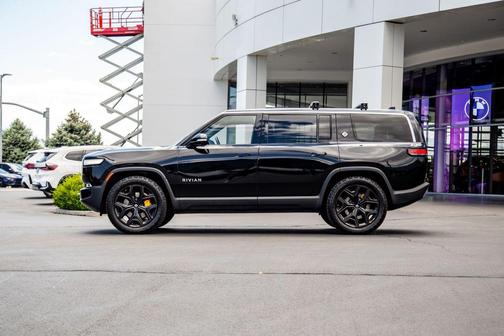 Midnight 2023 Rivian R1S Adventure