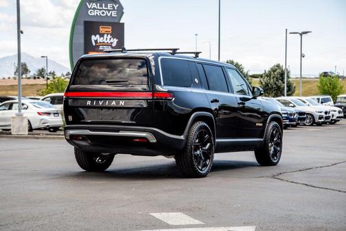 Midnight 2023 Rivian R1S Adventure