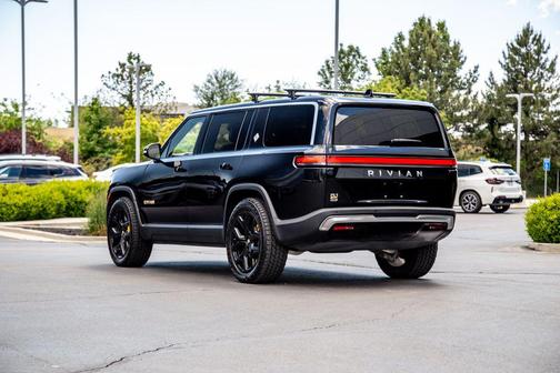 Midnight 2023 Rivian R1S Adventure