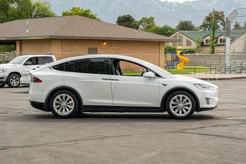 2016 Tesla Model X 70D