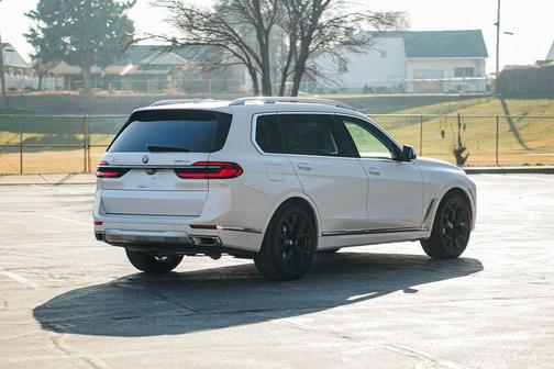 2023 BMW X7 xDrive40i