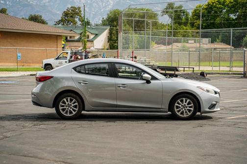 2016 Mazda Mazda3 i Sport