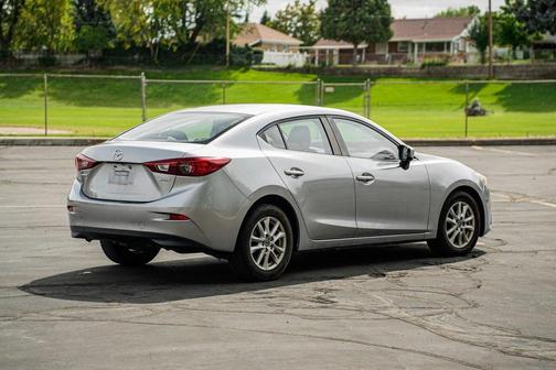 2016 Mazda Mazda3 i Sport