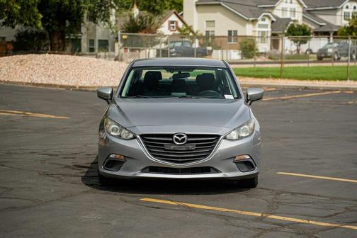 2016 Mazda Mazda3 i Sport