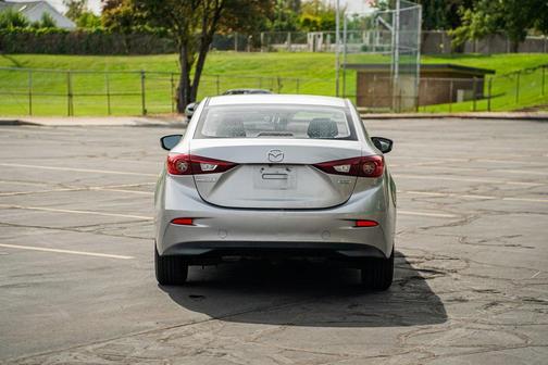 2016 Mazda Mazda3 i Sport