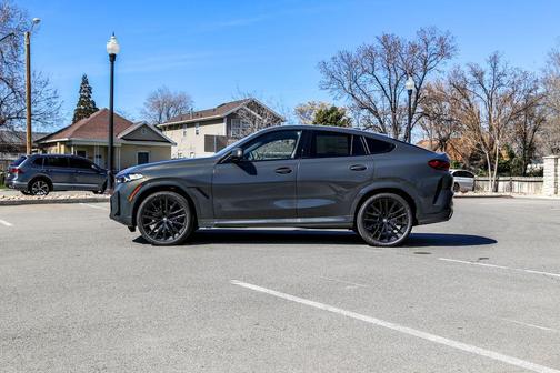 Dravit Grey Metallic 2026 BMW X6 xDrive40i