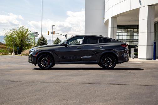 Dravit Grey Metallic 2026 BMW X6 M60i
