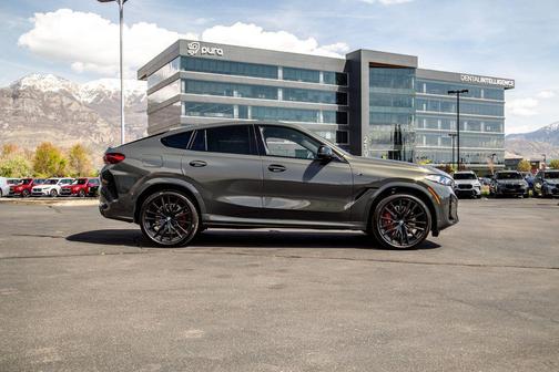 Dravit Grey Metallic 2026 BMW X6 M60i