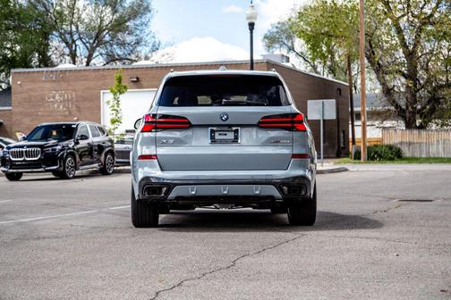 Brooklyn Grey Metallic 2026 BMW X5 PHEV xDrive50e