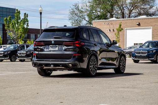 Black Sapphire Metallic 2026 BMW X5 PHEV xDrive50e