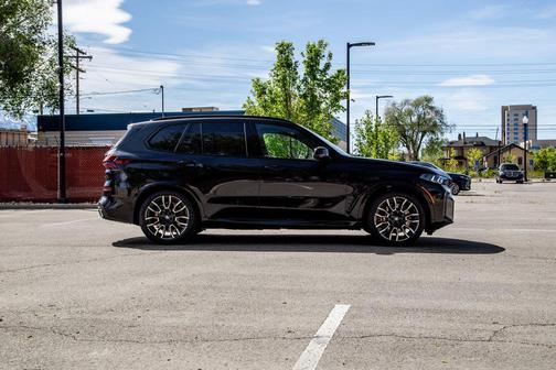 Black Sapphire Metallic 2026 BMW X5 PHEV xDrive50e