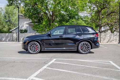 Black Sapphire Metallic 2026 BMW X5 PHEV xDrive50e