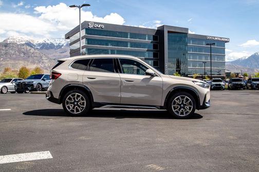 Dune Grey Metallic 2026 BMW X1 xDrive28i