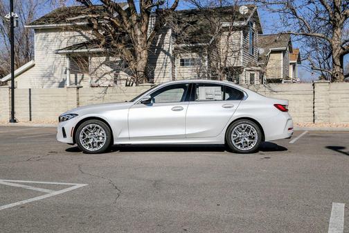 Mineral White Metallic 2026 BMW 330 xDrive NA