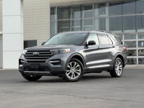 Carbonized Gray Metallic 2023 Ford Explorer XLT