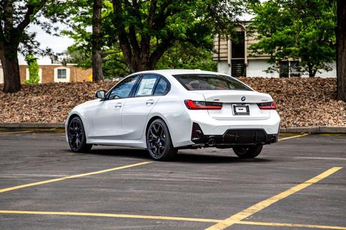 Mineral White Metallic 2026 BMW 330 xDrive