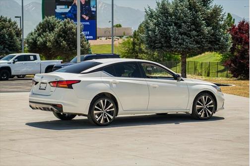 2022 Nissan Altima SR Intelligent AWD